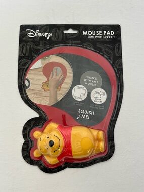 Disney Winnie the Pooh Mouse Pad With Wrist Support NWT